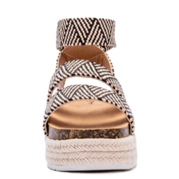 QUPID Cancun Tribal Print Boho Platform Espadrille Sandal - Picture 3 of 7